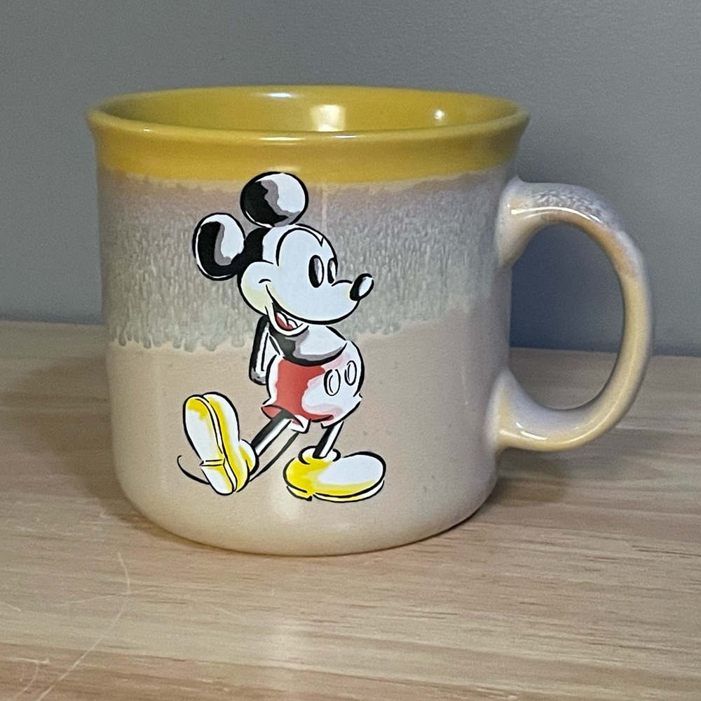Disney Mickey Mouse Mug Coffee Cup Ceramic 20oz
